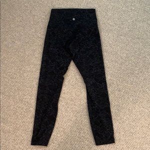 lululemon athletica Pants & Jumpsuits - Lulu Lemon Wunder Under Leggings 25” lululemon athletica Pants & Jumpsuits - Lulu Lemon Wunder Under Leggings 25”